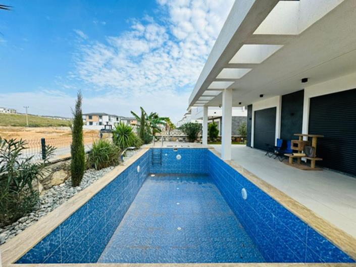 Image No.17-4 Bed Villa / Detached for sale