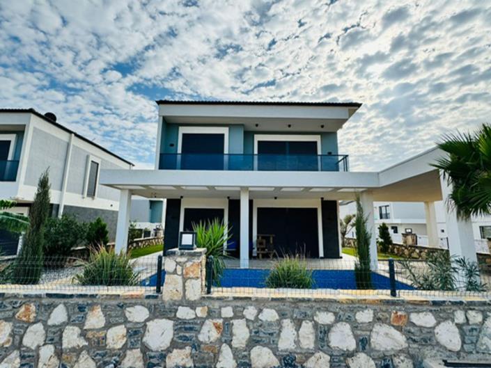 Image No.22-4 Bed Villa / Detached for sale