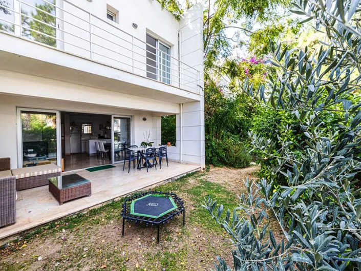 Image No.10-3 Bed Villa for sale