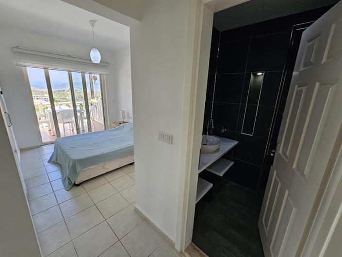 Image No.25-2 Bed Apartment for sale