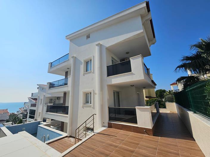 Image No.2-5 Bed Villa / Detached for sale