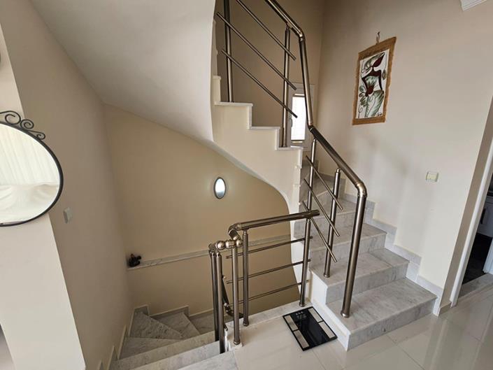 Image No.13-5 Bed Villa / Detached for sale