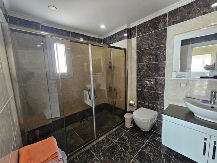 Image No.30-5 Bed Villa / Detached for sale