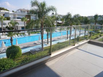 pool-view-balcony