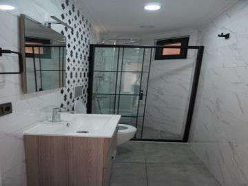 modern-fitted-bathroom