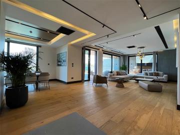 large-open-plan-living-space