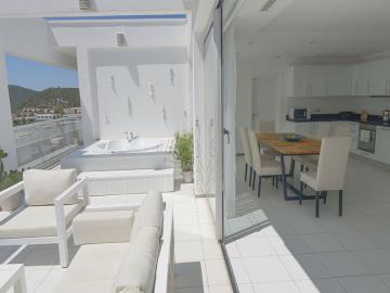 living-area-with-access-onto-roof-terrace