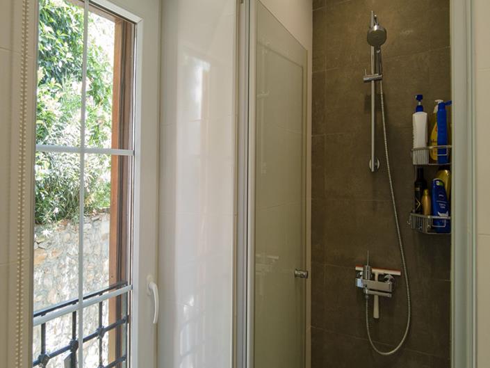 Image No.9-2 Bed House for sale