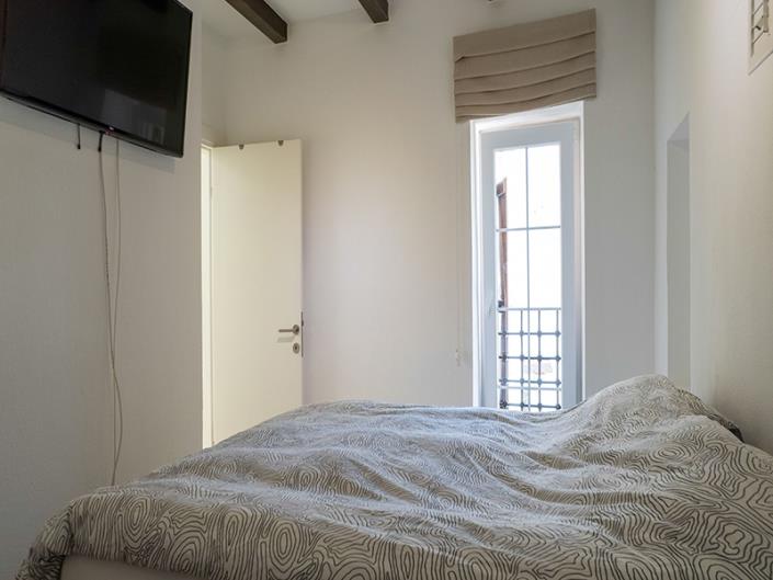 Image No.12-2 Bed House for sale