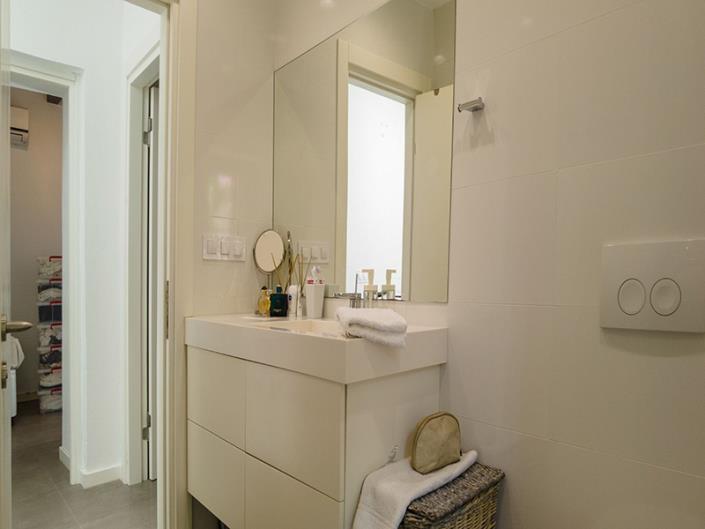 Image No.14-2 Bed House for sale