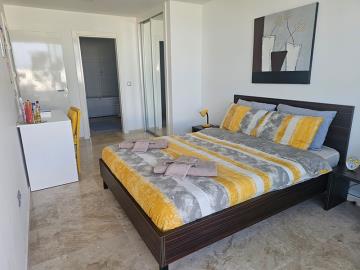 double-bedroom-with-en-suite