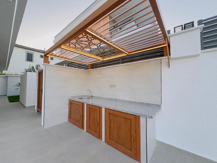 Image No.35-5 Bed Villa / Detached for sale