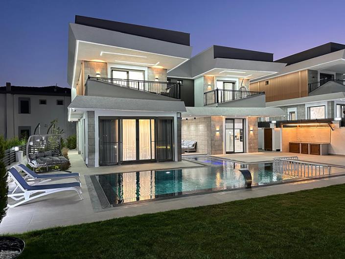 Image No.37-5 Bed Villa / Detached for sale