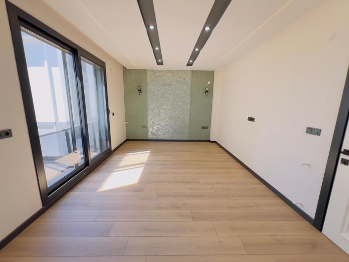 Image No.8-3 Bed Townhouse for sale