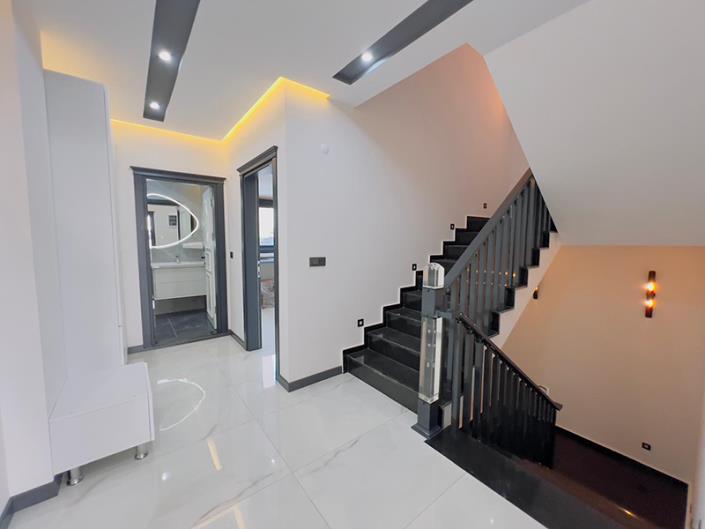 Image No.16-3 Bed Townhouse for sale