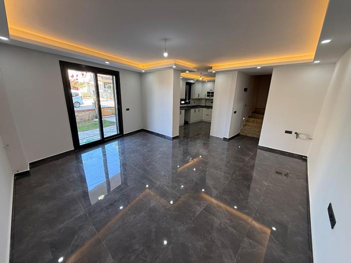 Image No.2-4 Bed Villa for sale