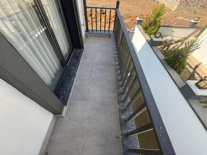 Image No.12-4 Bed Villa / Detached for sale