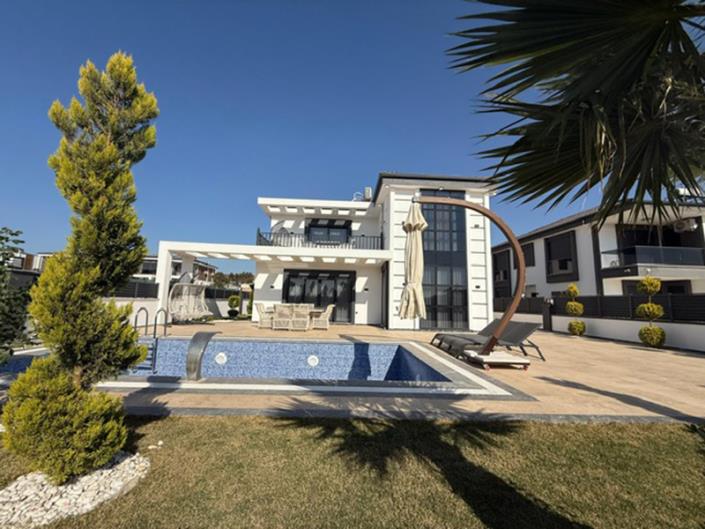 Image No.3-4 Bed Villa / Detached for sale