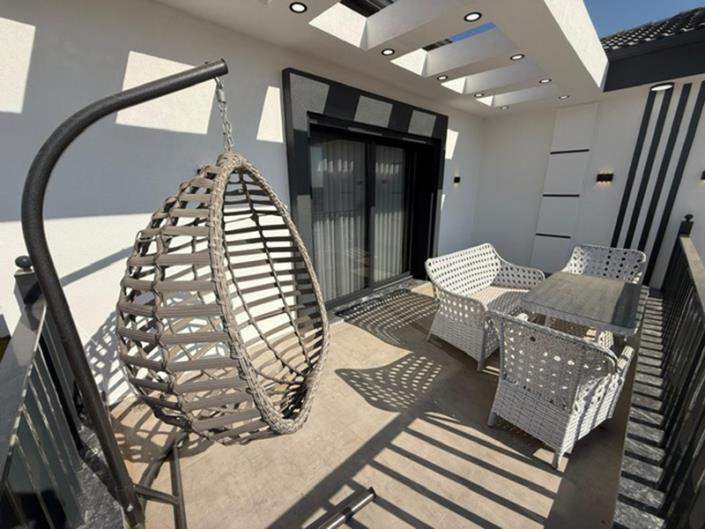 Image No.8-4 Bed Villa / Detached for sale