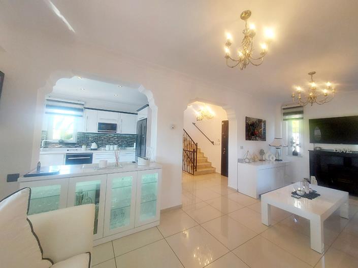 Image No.4-5 Bed Villa / Detached for sale