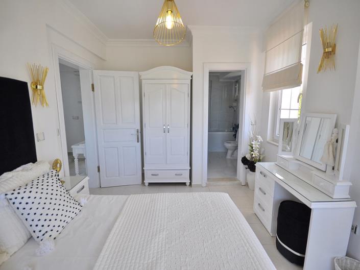 Image No.27-5 Bed Villa / Detached for sale