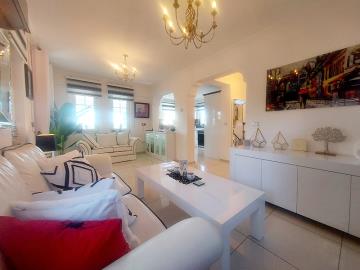 nicely-furnished-lounge