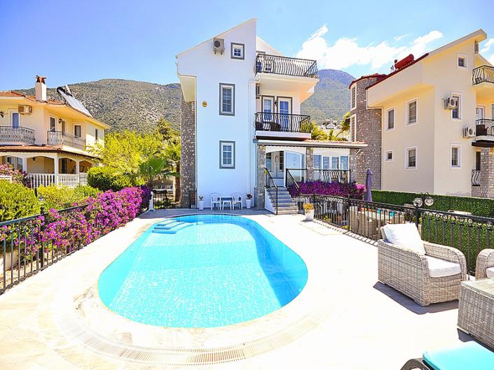 Image No.1-Villa / Détaché de 5 chambres à vendre à Ovacik