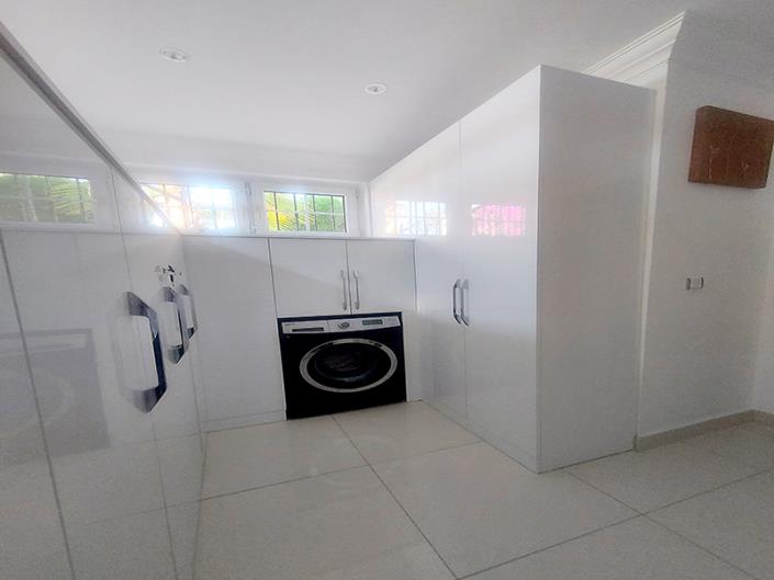 Image No.41-5 Bed Villa / Detached for sale