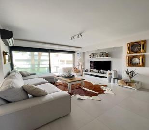 bright-airy-lounge