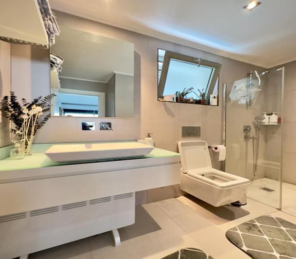 Image No.10-2 Bed Villa for sale