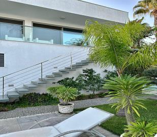 stairs-to-Villa