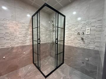 modern-shower-cubicle