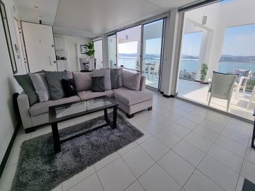 well-furnished-lounge