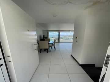 entrance-into-Duplex