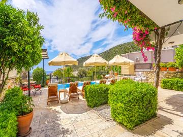 fabulous-private-outside-space