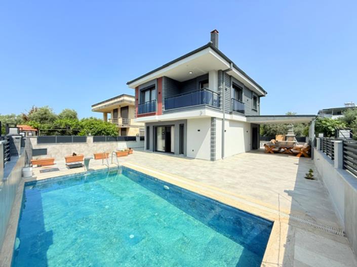 Image No.1-3 Bed Villa / Detached for sale