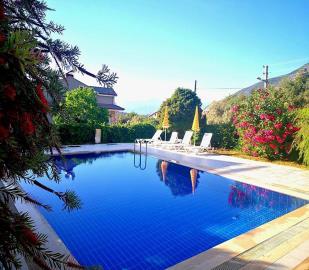 lovely-communal-pool