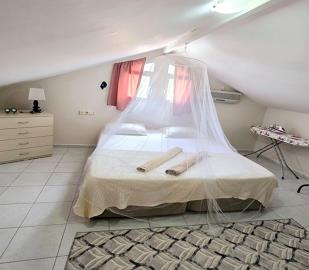 roof-floor-bedroom