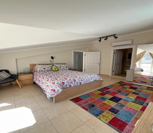 double-bedroom-with-en-suite