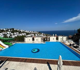 fabulous-communal-infinity-pool
