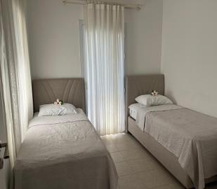good-size-twin-bedroom