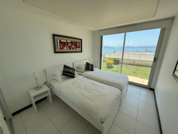 twin-bedroom-with-access-to-garden