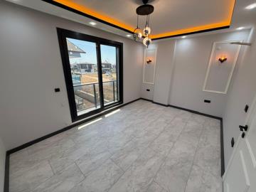 lovely-bedroom-with-balcony