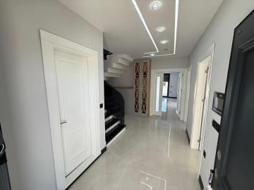 entrance-into-property