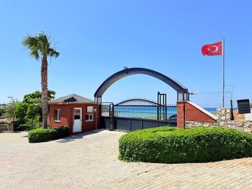 entrance-to-complex