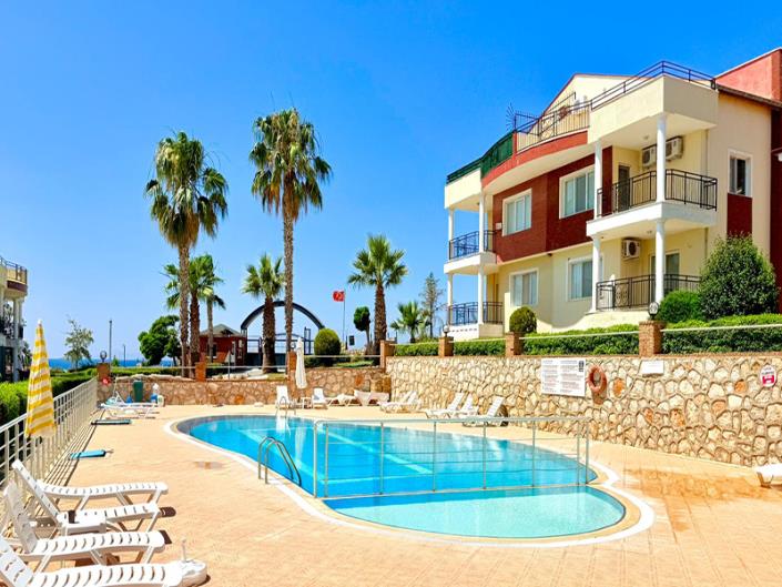 Altinkum, Semi-Detached