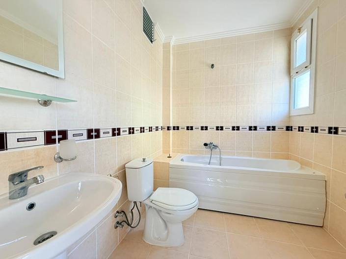 Image No.29-3 Bed Semi-Detached for sale