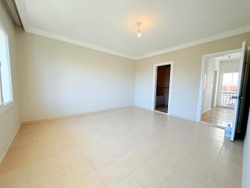 spacious-double-bedroom