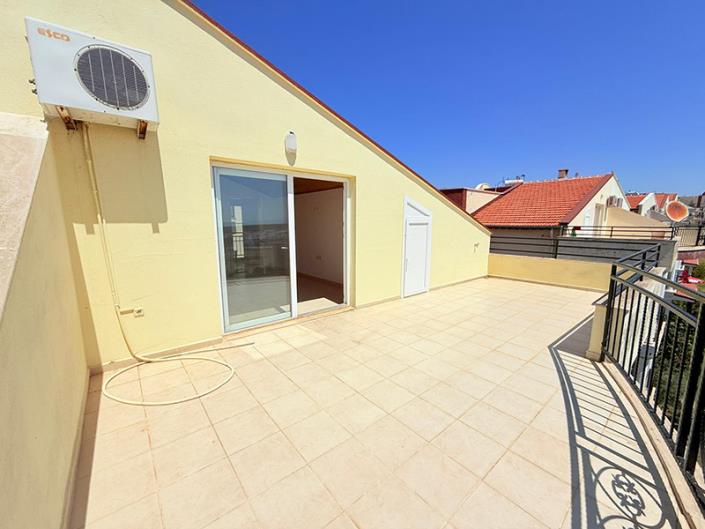 Image No.28-3 Bed Semi-Detached for sale