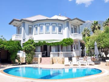 Back-of-villa